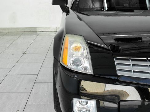 Used 2006 Cadillac XLR RWD image 39