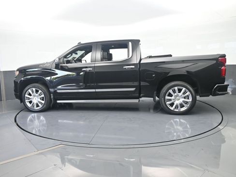 Used 2023 Chevrolet Silverado 1500 High Country w/ High Country Premium Package AWD/4WD image 3