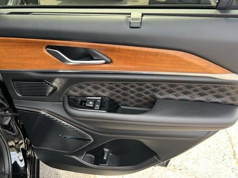 Used 2022 Jeep Grand Cherokee Summit AWD/4WD image 23