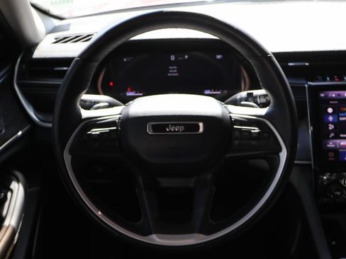 Used 2022 Jeep Grand Cherokee L Limited RWD image 14