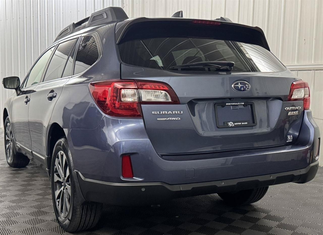 Used 2017 Subaru Outback 2.5i Limited AWD/4WD image 3