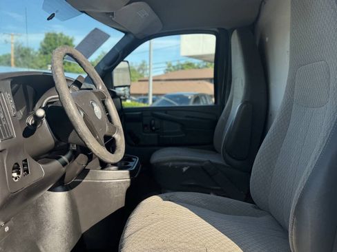 Used 2010 Chevrolet Express 3500 RWD image 33