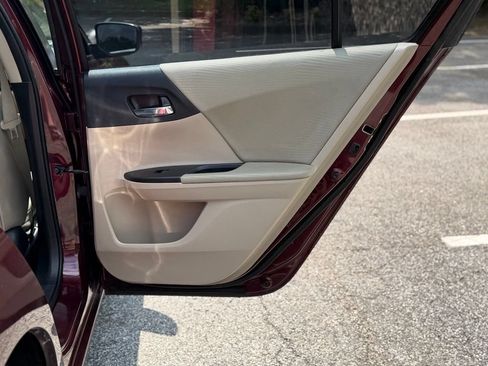 Used 2016 Honda Accord LX image 16