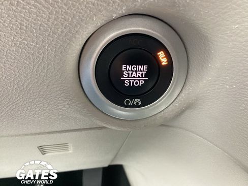 Used 2024 Chrysler Pacifica Touring-L FWD image 23