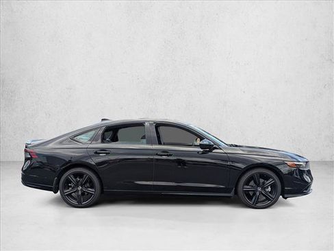 Used 2023 Honda Accord Sport image 4