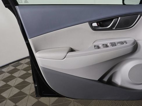 Certified 2021 Hyundai Kona Limited FWD image 19