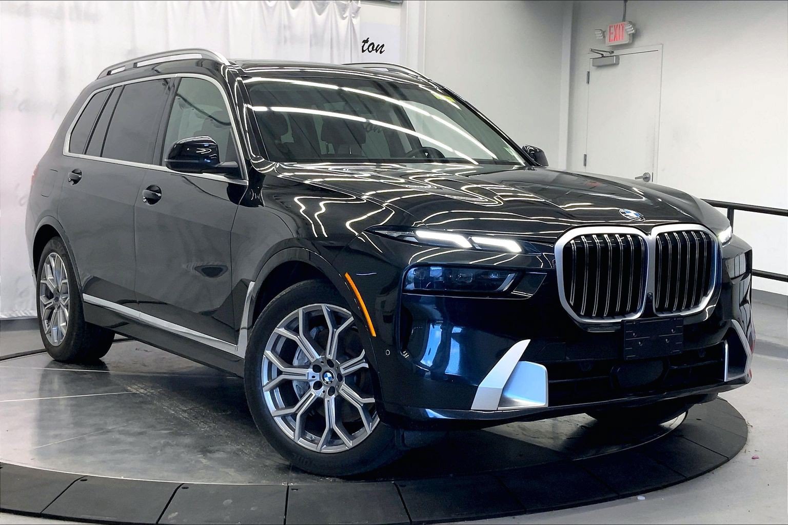 Used 2024 BMW X7 xDrive40i w/ Executive Package AWD/4WD image 9