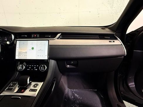 Used 2025 Jaguar F-PACE R-Dynamic S image 38