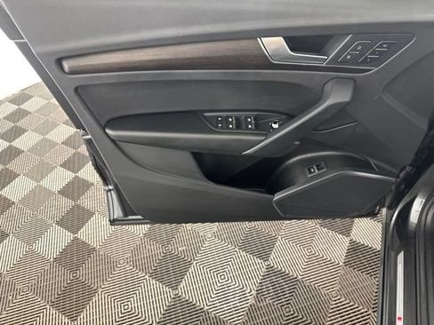 Used 2023 Audi Q5 2.0T Premium w/ Convenience Package AWD/4WD image 23