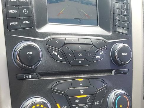Used 2015 Ford Fusion SE w/ Equipment Group 202A FWD image 18
