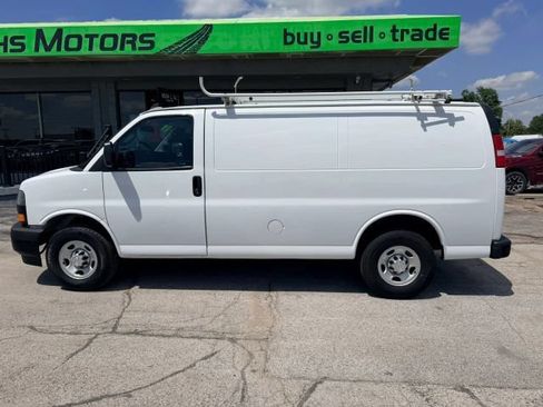 Used 2019 Chevrolet Express 2500 w/ Driver Convenience Package RWD image 5