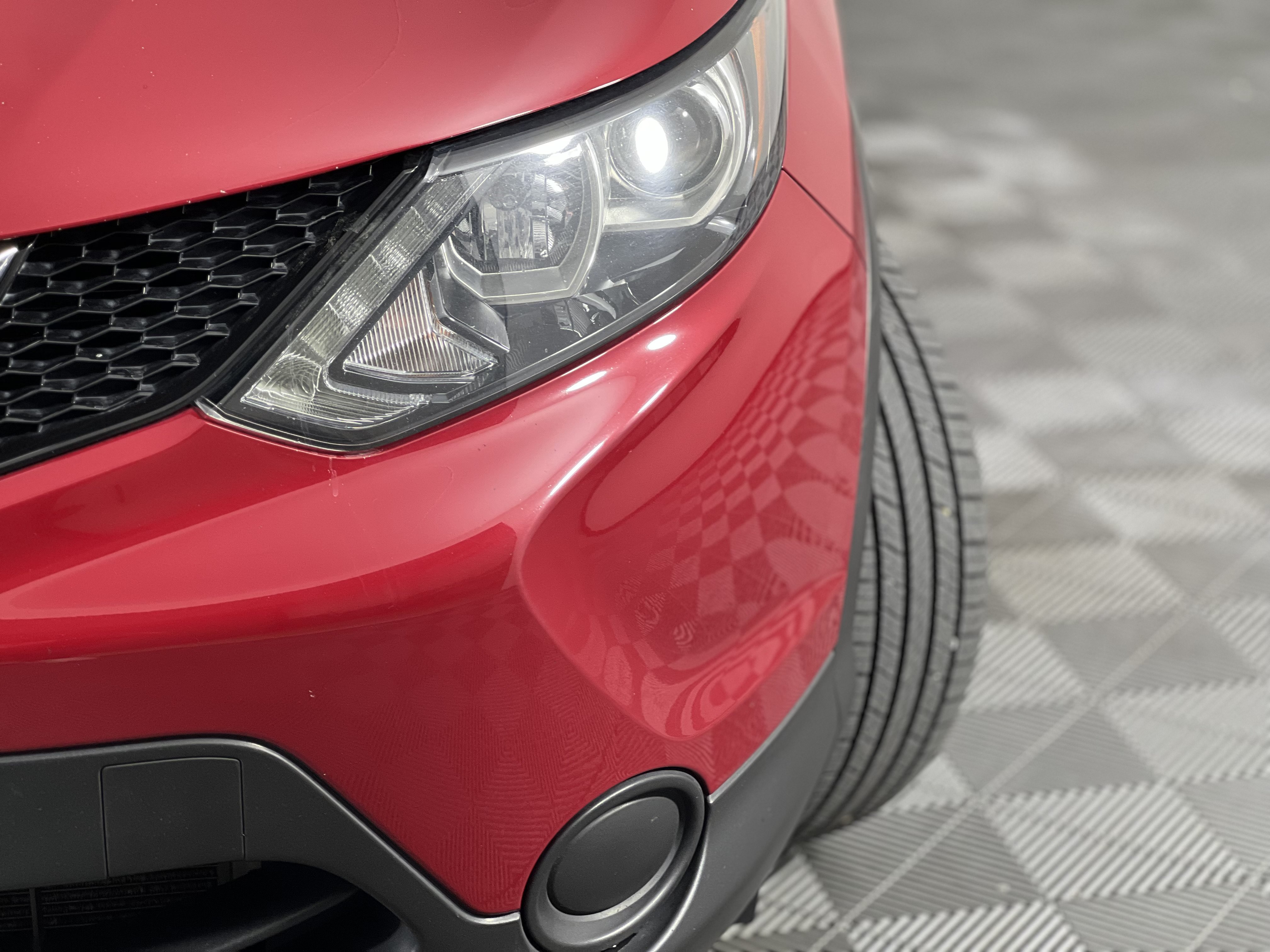 Used 2018 Nissan Rogue Sport SV AWD/4WD image 7