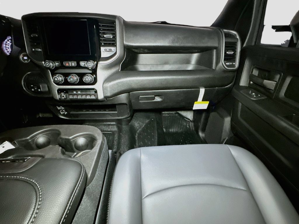 New 2026 RAM 5500 Tradesman w/ Chrome Appearance Group AWD/4WD image 24