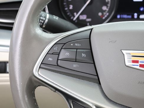 Used 2021 Cadillac XT5 Premium Luxury image 18