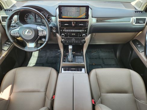 Used 2023 Lexus GX 460 Luxury w/ Accessory Package AWD/4WD image 27