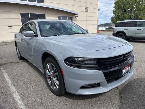 Used 2021 Dodge Charger SXT AWD/4WD image 3