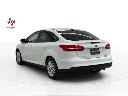 Used 2015 Ford Focus SE image 4