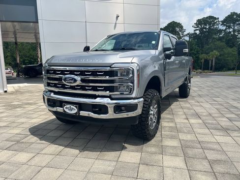 Used 2024 Ford F250 Lariat w/ Lariat Ultimate Package AWD/4WD image 2