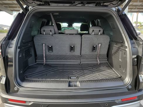 Certified 2025 Chevrolet Traverse LT w/ Driver Confidence Package FWD image 28
