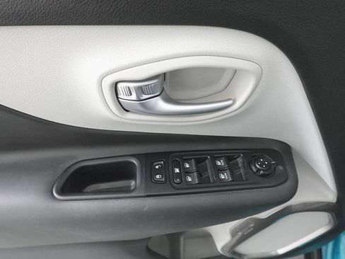 Used 2022 Jeep Renegade Latitude w/ Convenience Group image 8