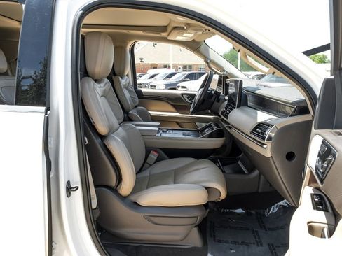 Used 2023 Lincoln Navigator L Reserve RWD image 35