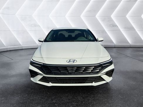 Used 2026 Hyundai Elantra SE FWD image 1