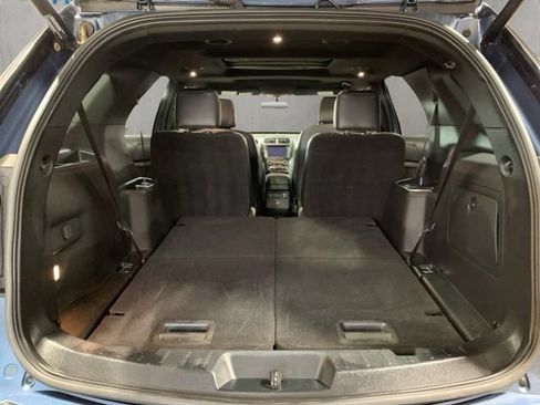 Used 2019 Ford Explorer XLT w/ Equipment Group 202A image 31