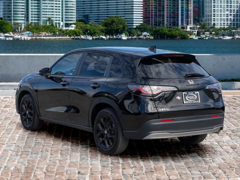 Certified 2023 Honda HR-V Sport image 7