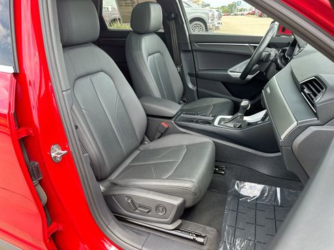 Used 2023 Audi Q3 2.0T Premium image 24