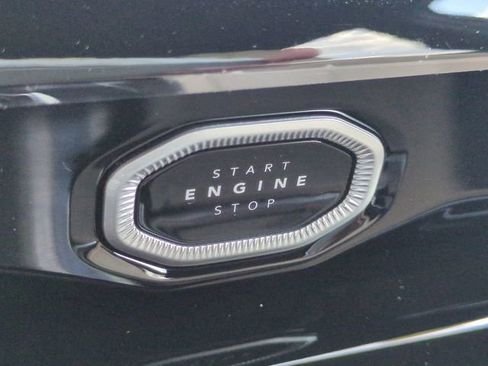 New 2026 Jeep Grand Cherokee L Limited w/ Luxury Tech Group II image 29