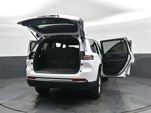 New 2025 Jeep Grand Cherokee L Laredo image 48