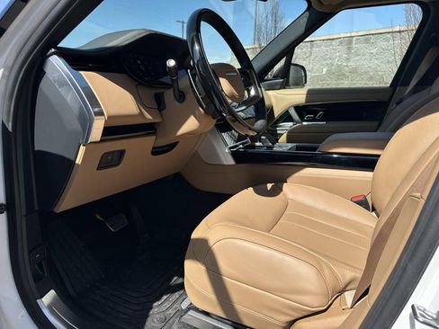 New 2026 Land Rover Range Rover Long Wheelbase SE AWD/4WD image 11