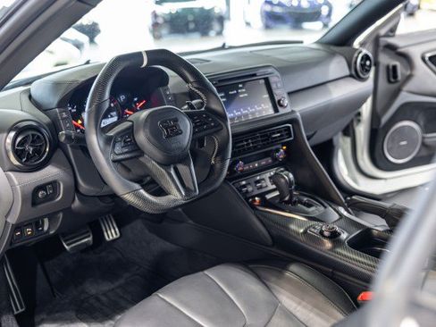 Used 2023 Nissan GT-R Premium w/ Premium Interior Package AWD/4WD image 31