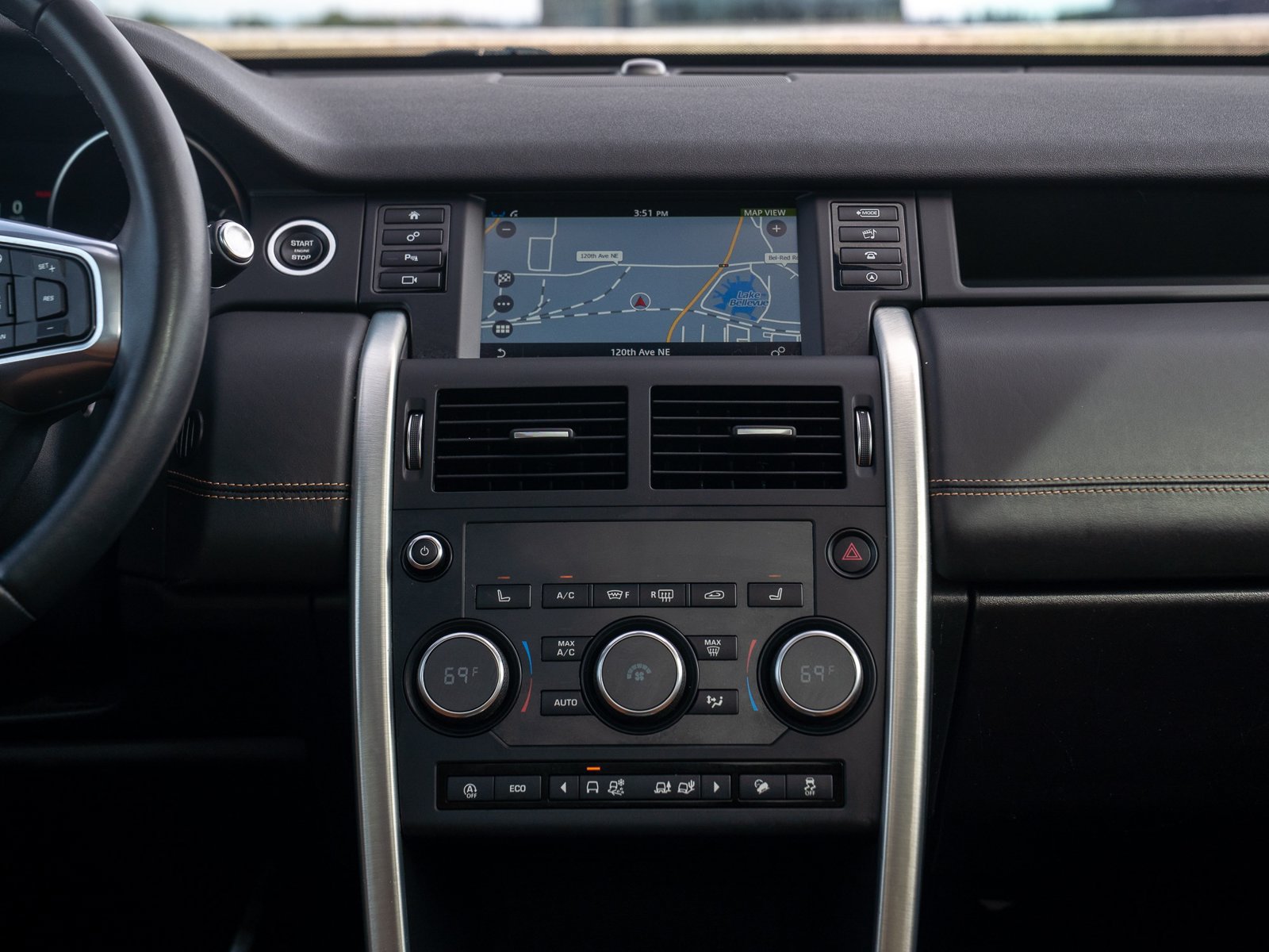 Used 2019 Land Rover Discovery Sport HSE Luxury AWD/4WD image 22