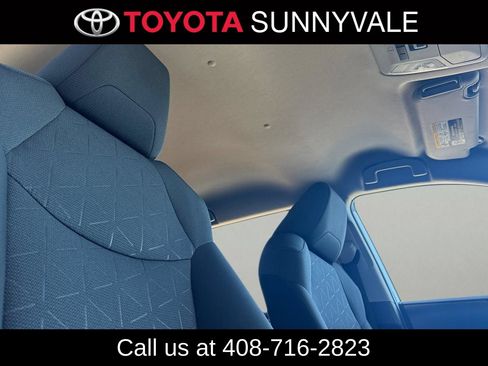 Used 2022 Toyota RAV4 XLE AWD/4WD image 22
