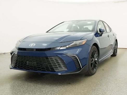 New 2026 Toyota Camry SE FWD image 3