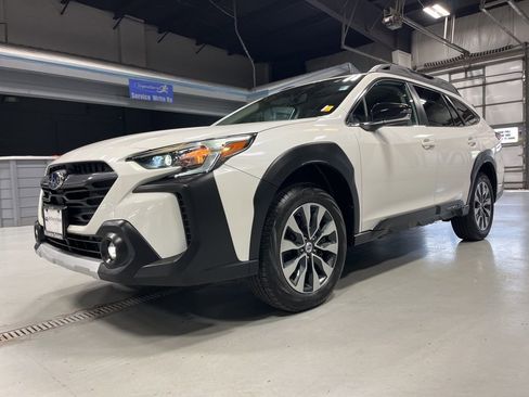 Used 2023 Subaru Outback Limited image 4