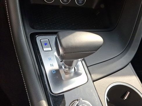 Used 2025 Genesis G70 2.5T image 14