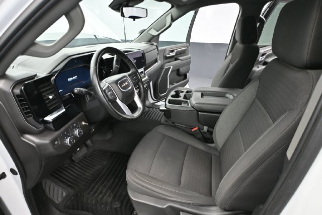 Used 2024 GMC Sierra 2500 SLE AWD/4WD image 16