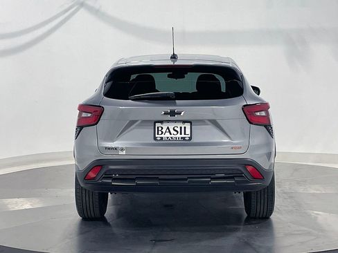 Used 2024 Chevrolet Trax RS w/ Driver Confidence Package FWD image 12