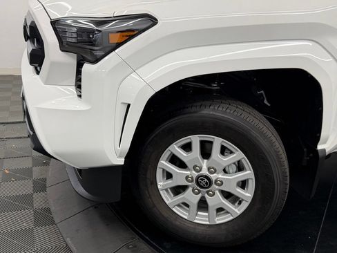 Used 2026 Toyota Tacoma SR5 AWD/4WD image 5