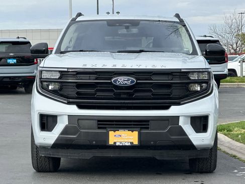 Certified 2025 Ford Expedition Active image 10