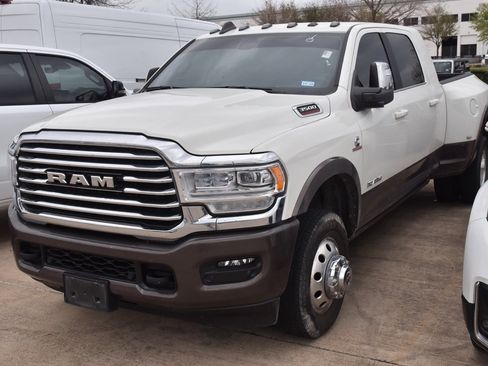 Used 2024 RAM 3500 Limited image 2