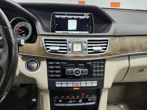 Used 2015 Mercedes-Benz E 350 4MATIC Sedan image 32