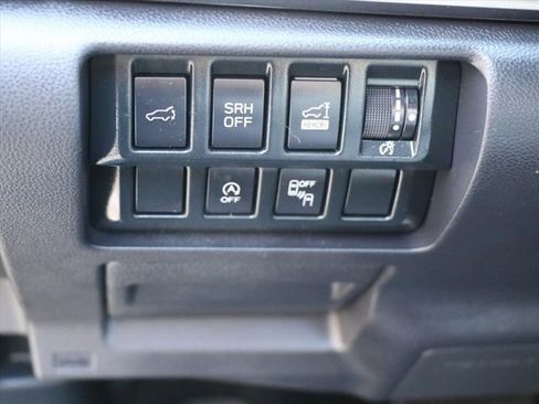 Used 2023 Subaru Forester Premium image 30