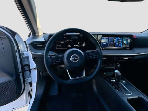 New 2026 Nissan Kicks SV image 11