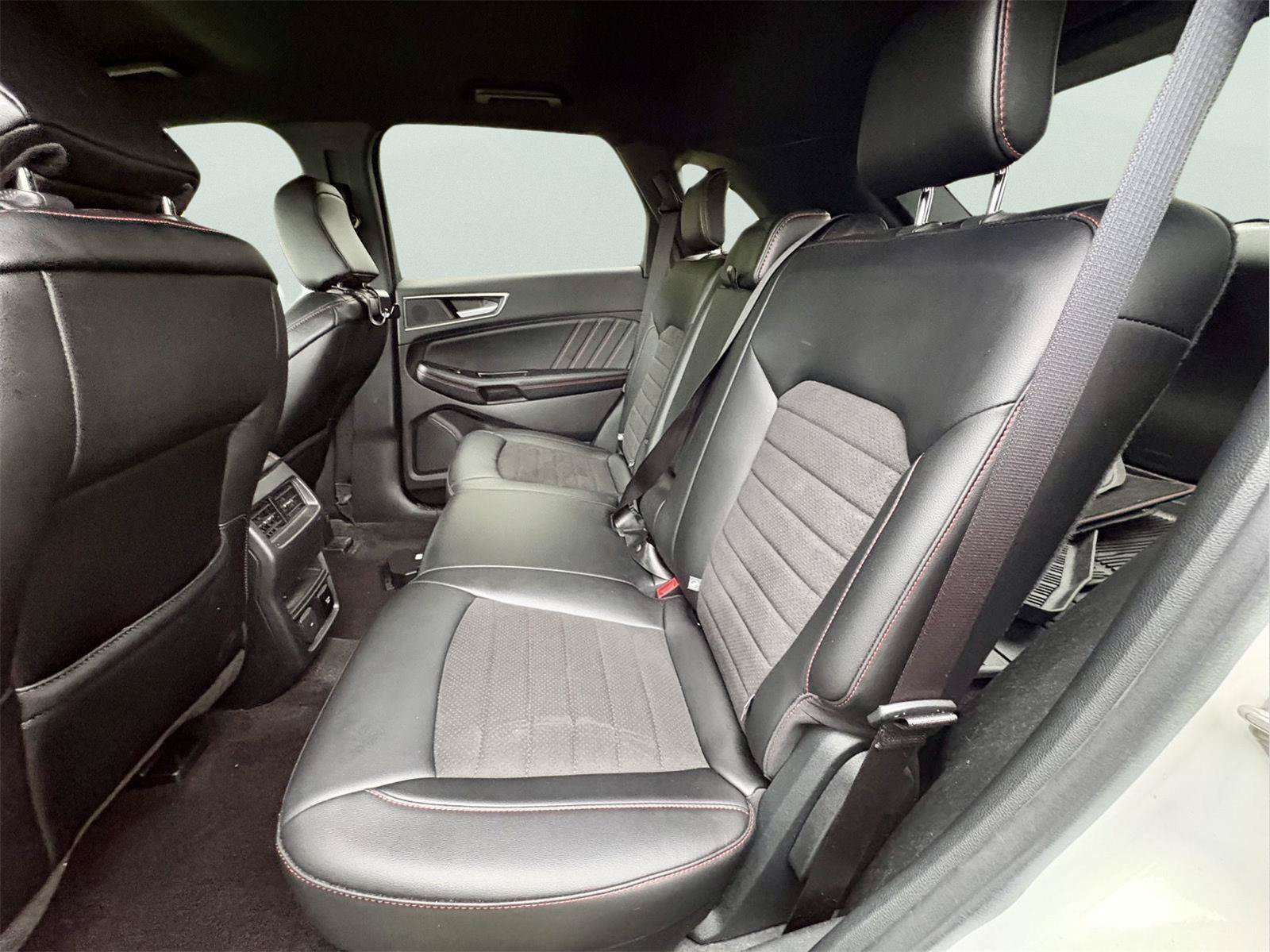 Used 2020 Ford Edge ST-Line FWD image 10