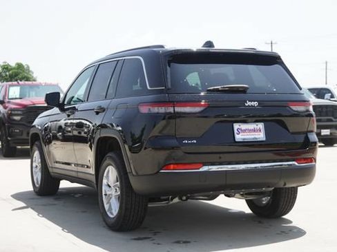 New 2026 Jeep Grand Cherokee Laredo RWD image 7