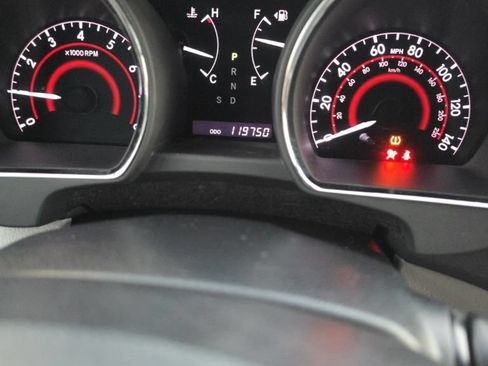 Used 2013 Toyota Highlander Limited FWD image 10