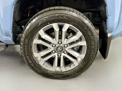 Used 2026 Toyota 4Runner Limited AWD/4WD image 32